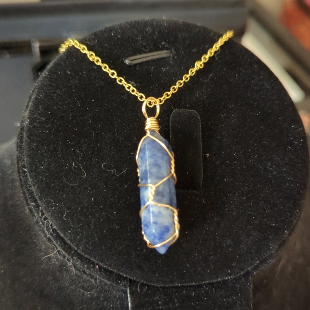 Stone with chain